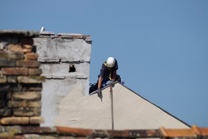 Rehabilitación Vertical en Valencia Mediante Oficios Sin Andamios